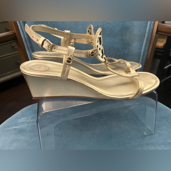 Tory Burch Miller 60mm Metallic Wedge - Picture 3 of 7